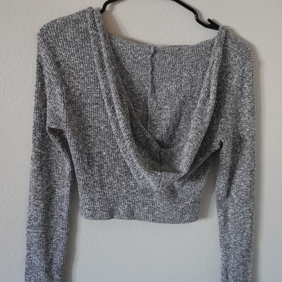 Hooded sweater knit crop top - Picture 3 of 3